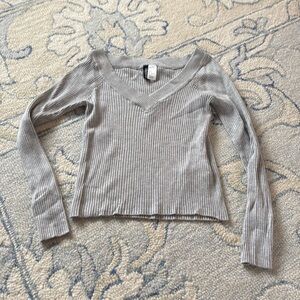 Cute grey Vneck Sweater H&M S